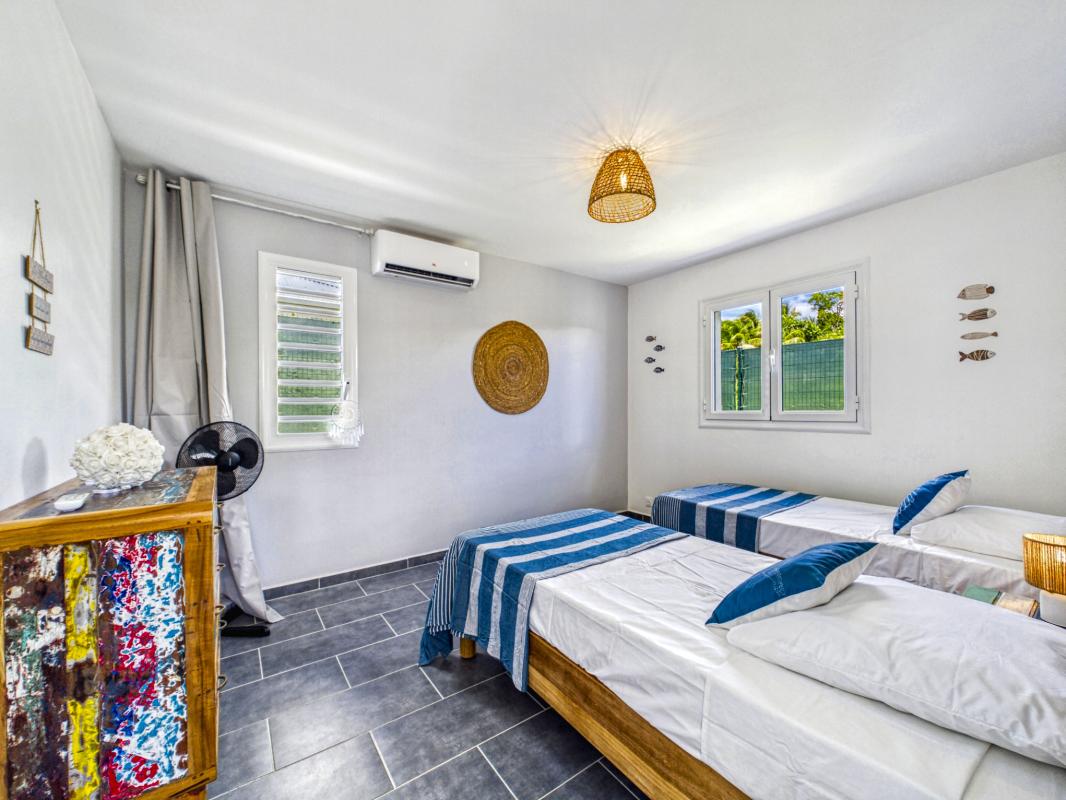 24.Guadeloupe Saint-François- location villa 4 peorsnnes-piscine